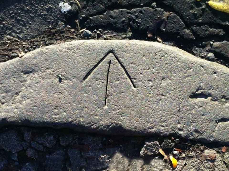 نماد پیکان در دفینه یابی و گنج یابی